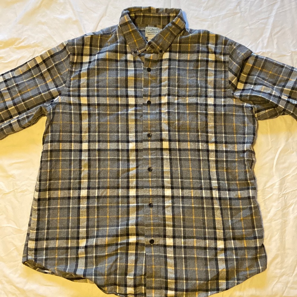 LL Bean flannel shirt slightly fitted XL